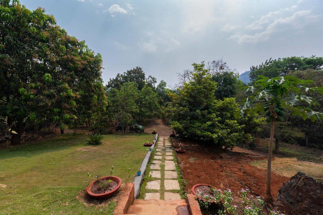 Aqua & Sage By Stayvista - Riverside Villa With Pool & Terrace Karjat Kültér fotó