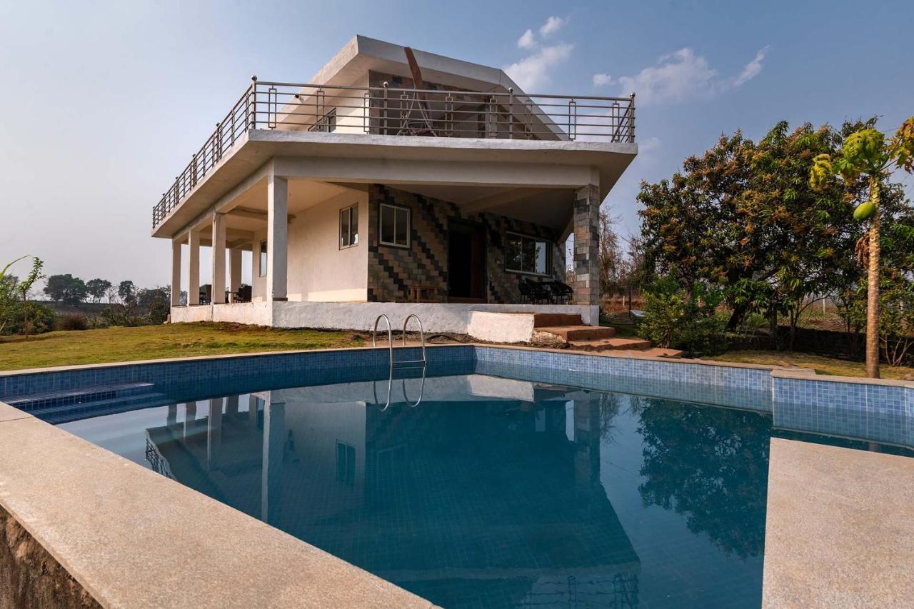 Aqua & Sage By Stayvista - Riverside Villa With Pool & Terrace Karjat Kültér fotó