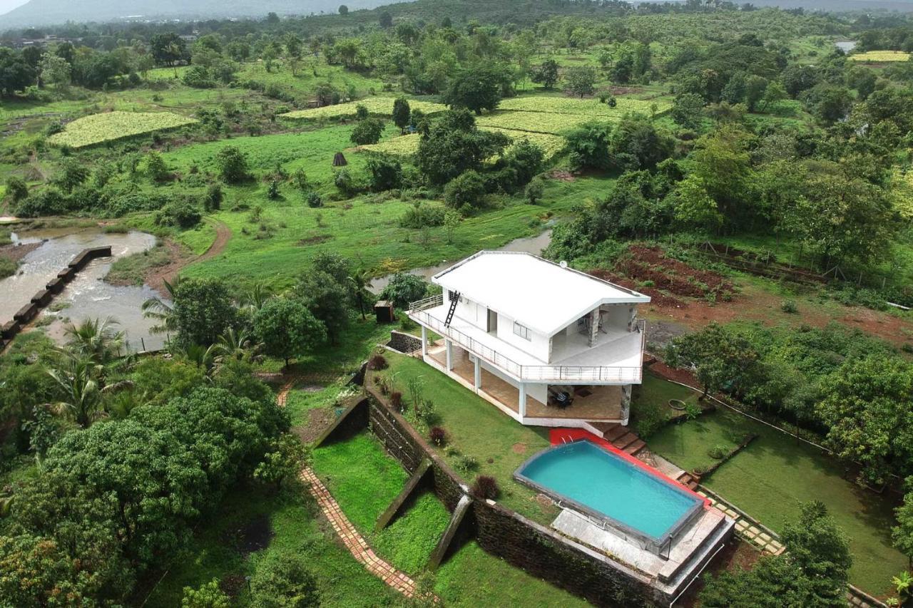 Aqua & Sage By Stayvista - Riverside Villa With Pool & Terrace Karjat Kültér fotó